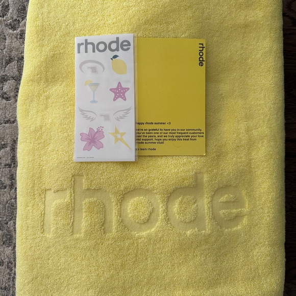 Rhode Exclusive Summer Club Gift - Lemontini Towel 🍋 - Picture 1 of 2